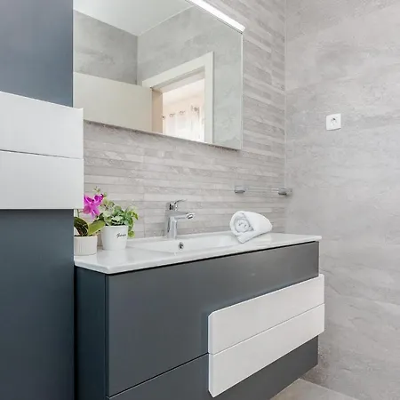 Angelina Casa de Férias Nin