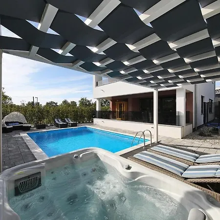 Holiday home Angelina *